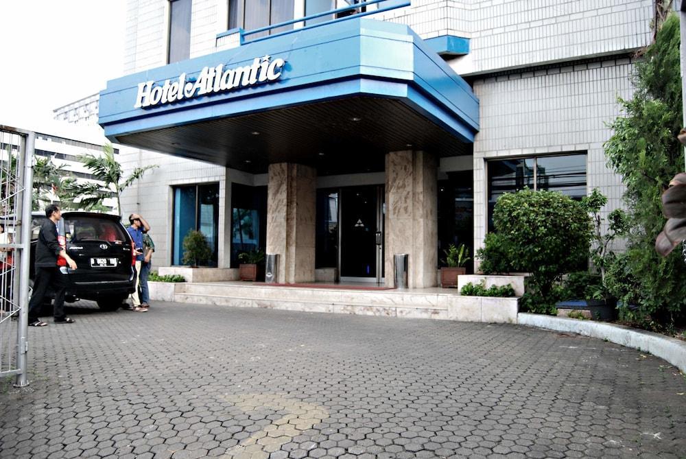Super Oyo Townhouse 1 Hotel Salemba Jakarta Luaran gambar