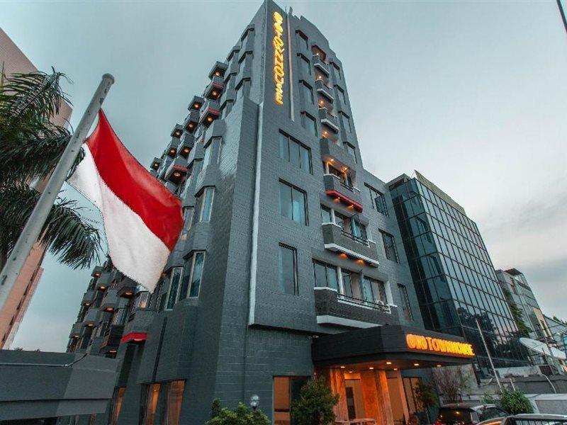 Super Oyo Townhouse 1 Hotel Salemba Jakarta Luaran gambar