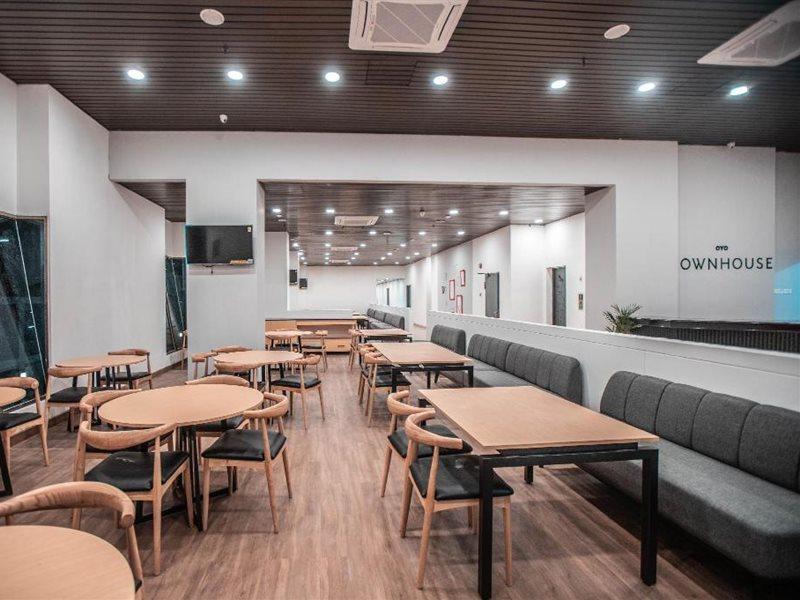 Super Oyo Townhouse 1 Hotel Salemba Jakarta Luaran gambar