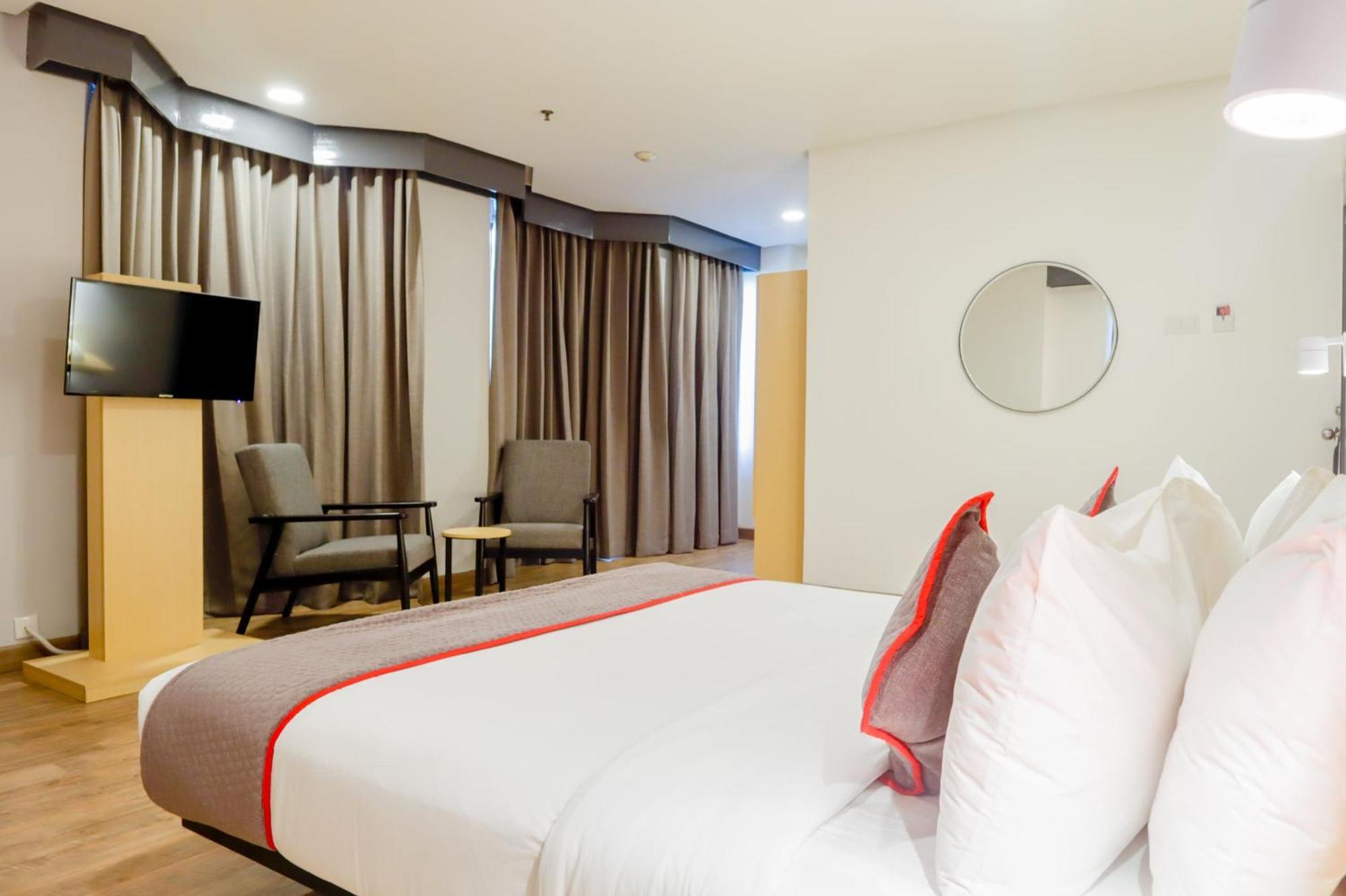 Super Oyo Townhouse 1 Hotel Salemba Jakarta Luaran gambar