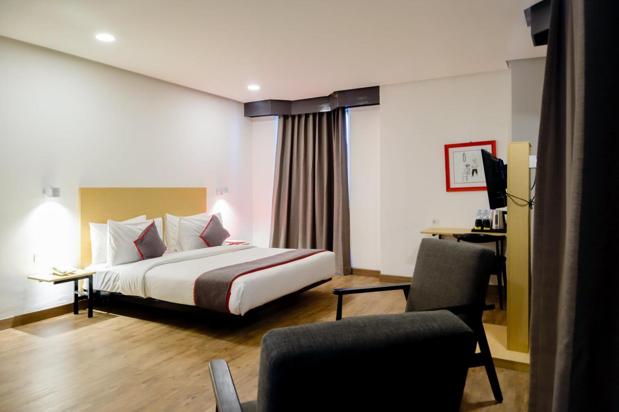 Super Oyo Townhouse 1 Hotel Salemba Jakarta Luaran gambar