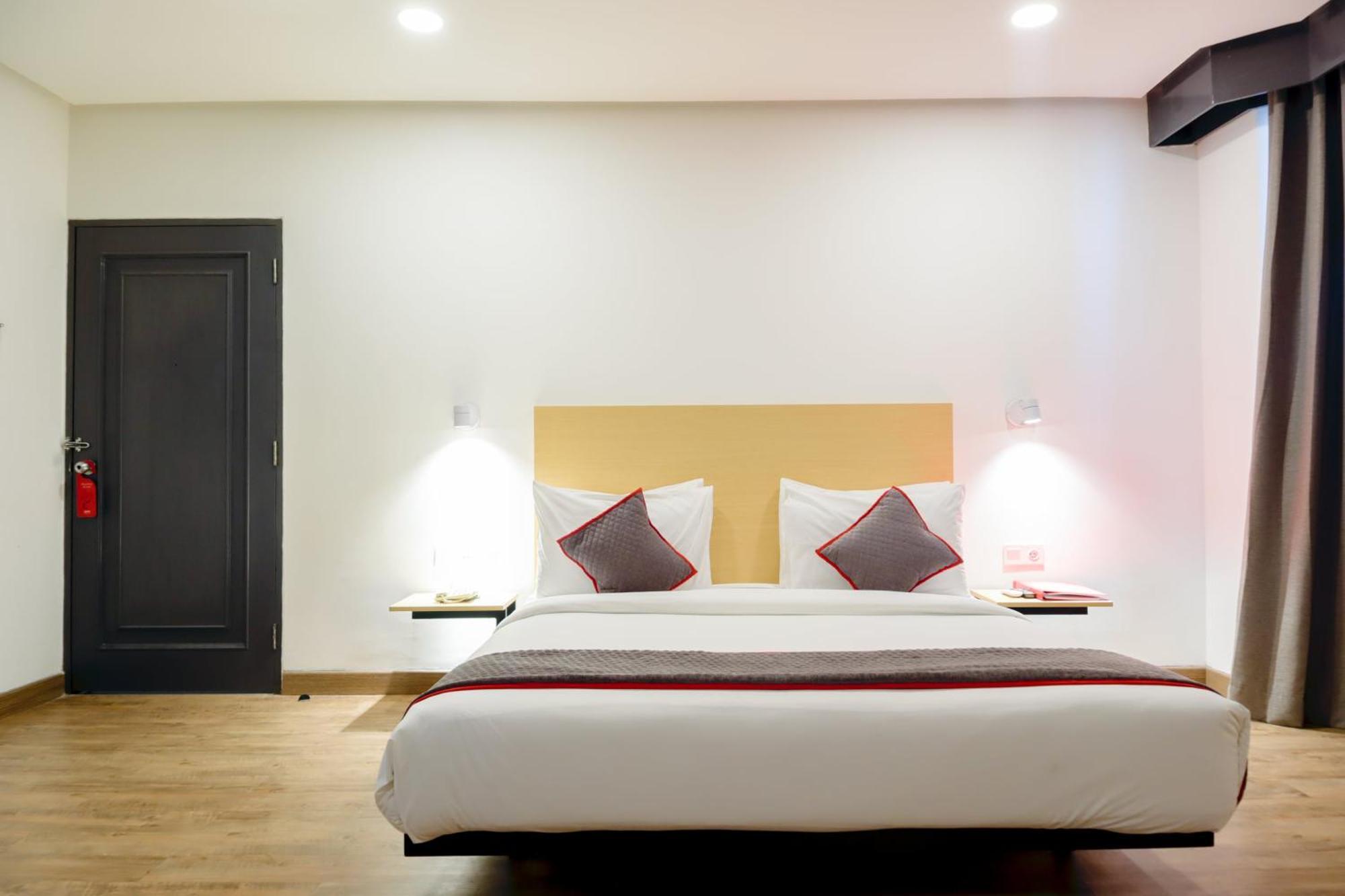 Super Oyo Townhouse 1 Hotel Salemba Jakarta Luaran gambar