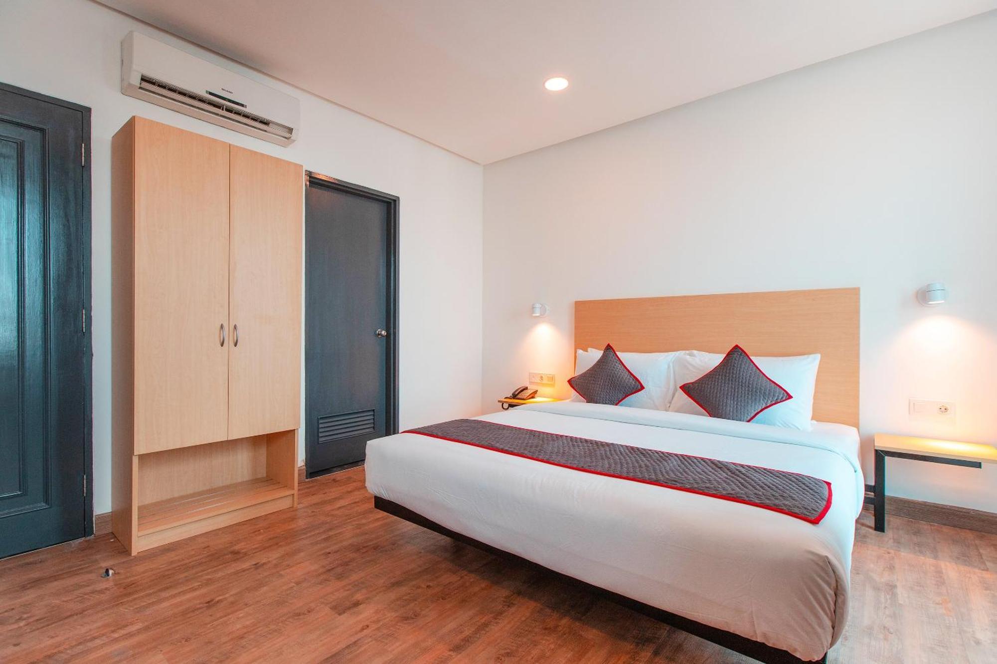 Super Oyo Townhouse 1 Hotel Salemba Jakarta Luaran gambar