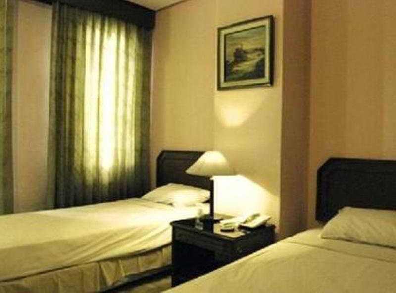 Super Oyo Townhouse 1 Hotel Salemba Jakarta Luaran gambar