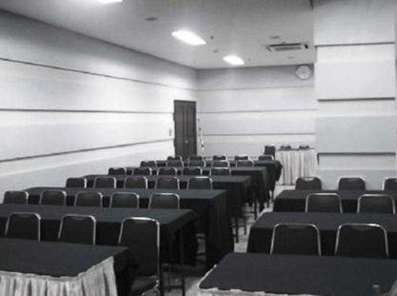 Super Oyo Townhouse 1 Hotel Salemba Jakarta Luaran gambar
